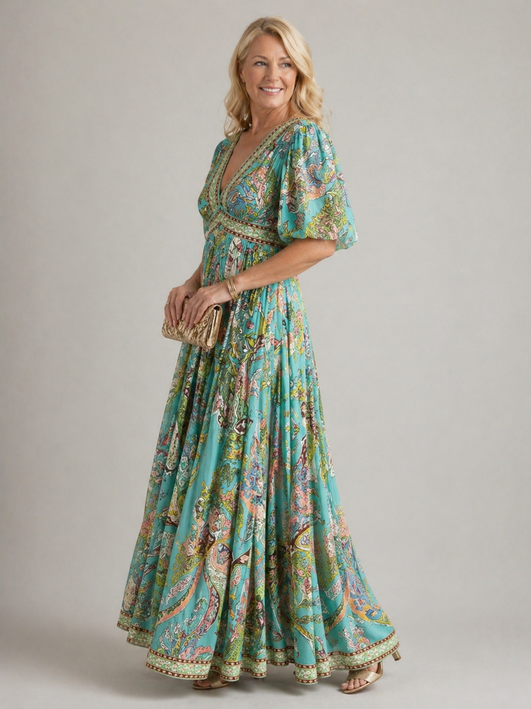 Amelia | Airy maxi dress with puff sleeves and V-neck