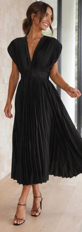 Emily | Timeless Pleated Midi Dress
