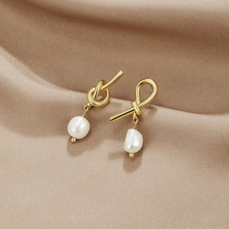 Gold Earrings with Freshwater Pearls
