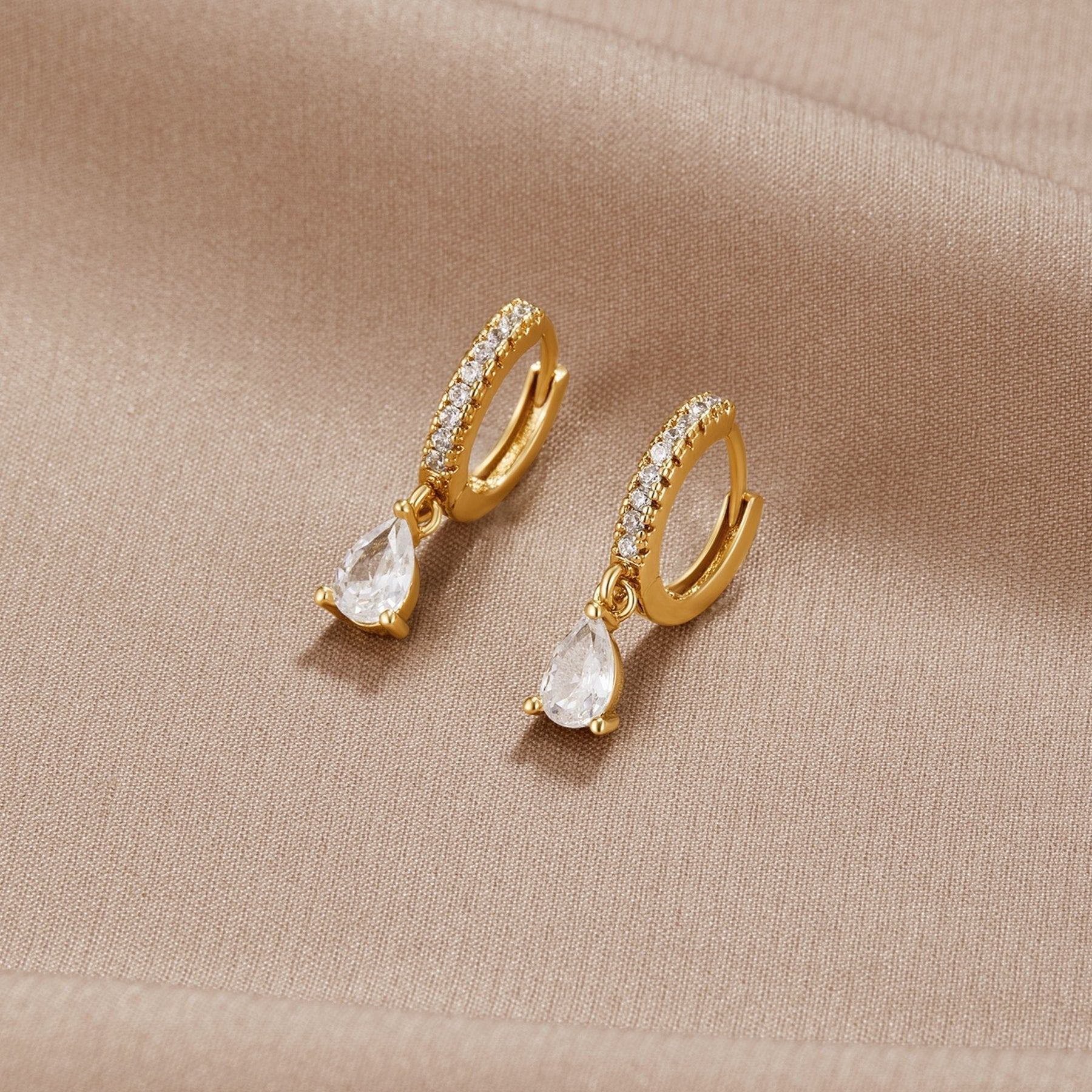 Elegant Gold Earrings with Crystals